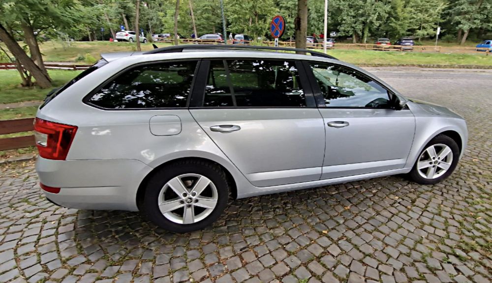 Vând Skoda Octavia 3