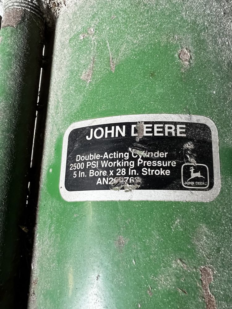 Цилиндры на John Deere