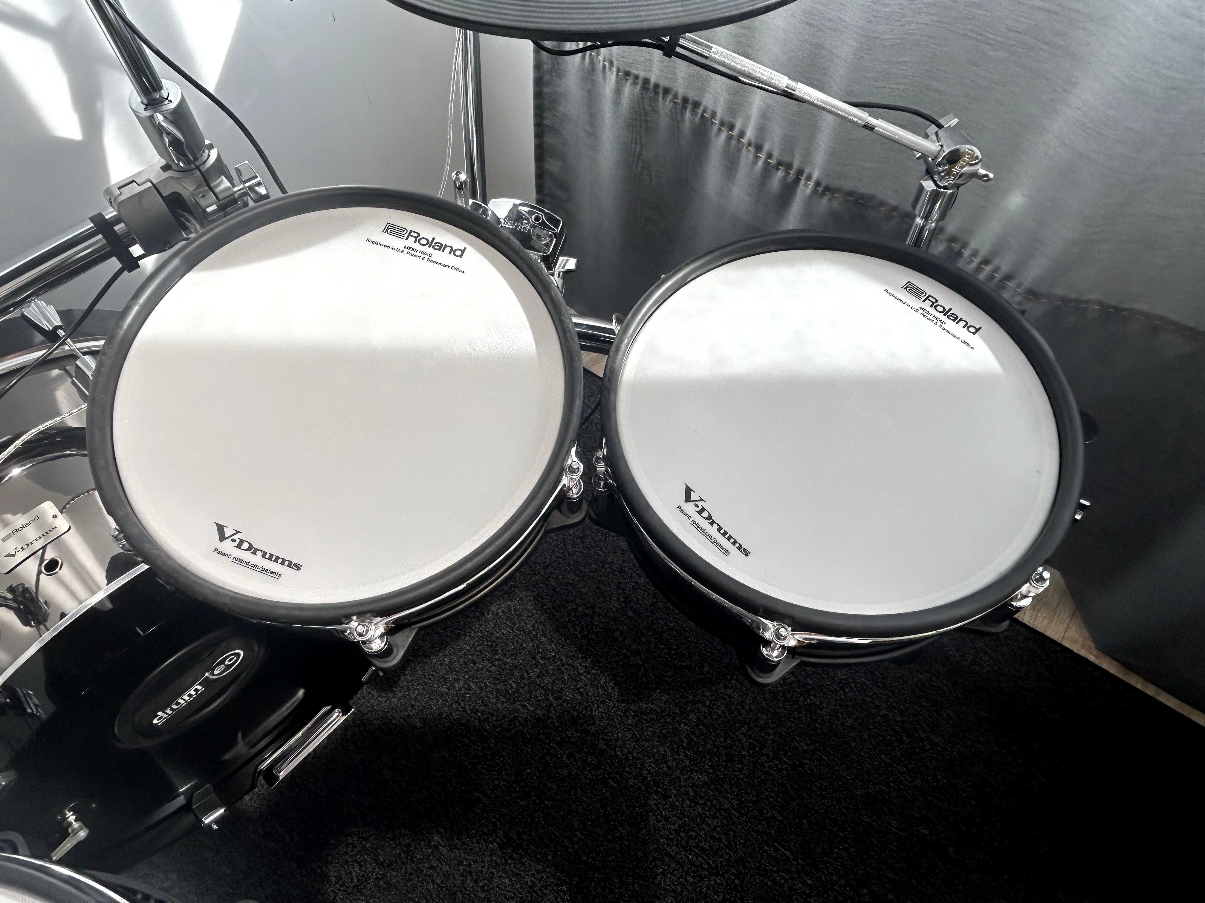 Продавам ROLAND 50X KV2