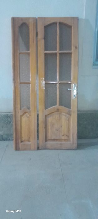 Продаётся дверь (деревянный)