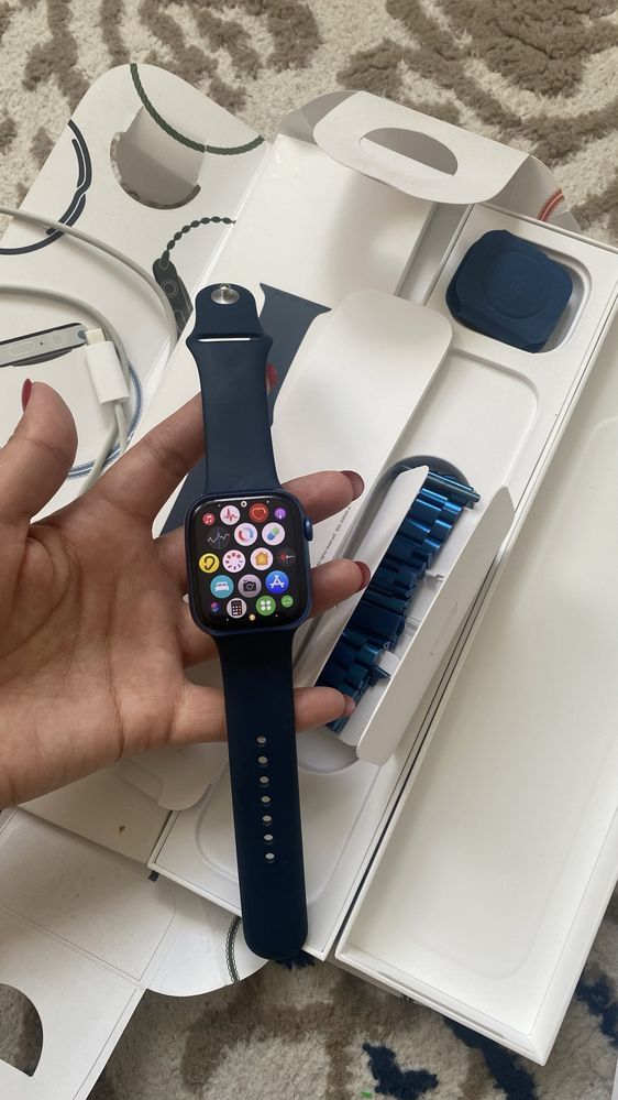 продаю Apple Watch 7 45мм