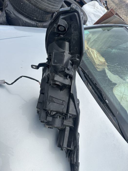 Дясен фар за тойота айго 2021г.