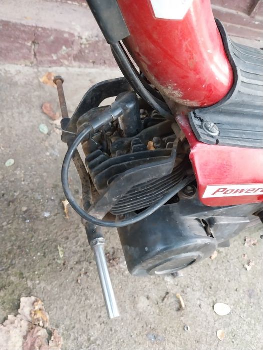 Moped cu pedale foarte bun