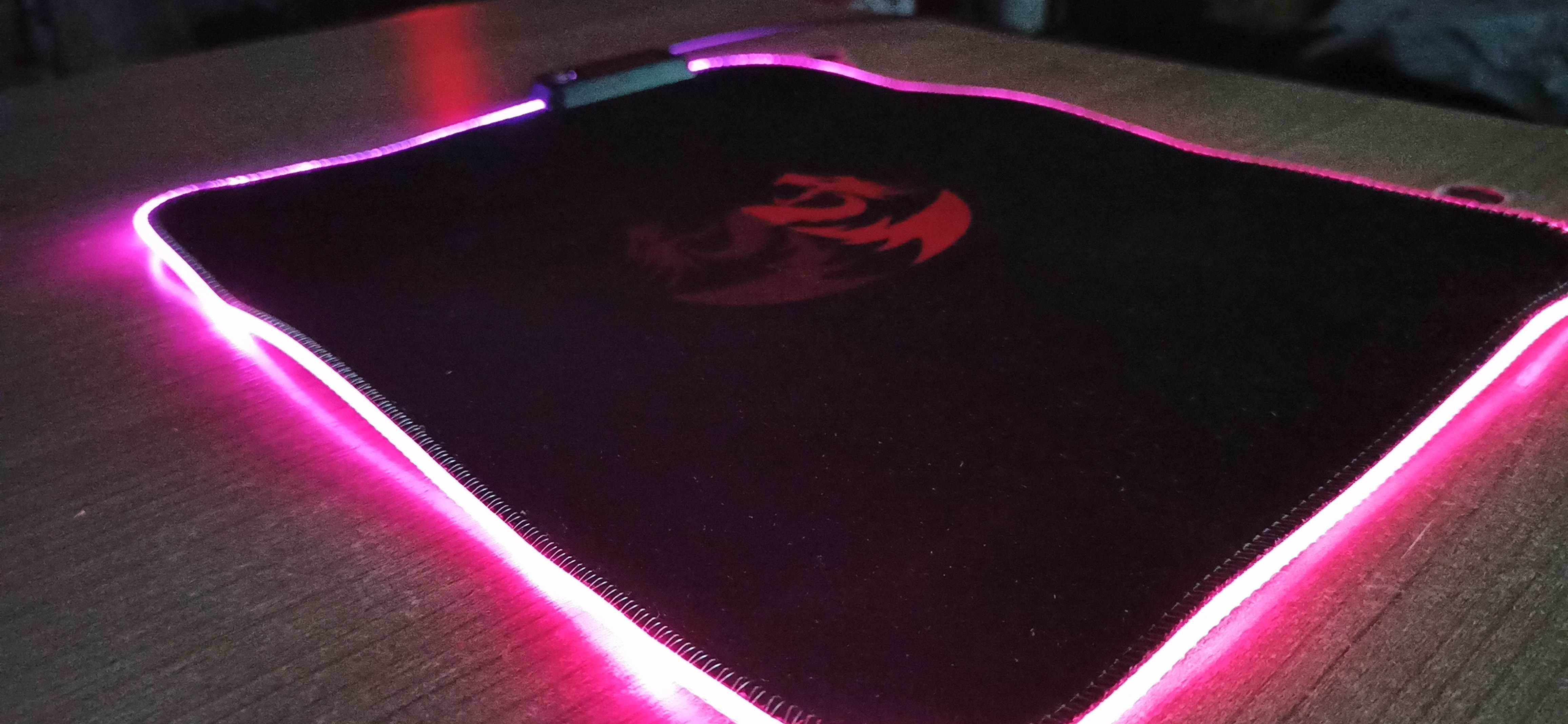 Mousepad gaming Redragon Pluto, Iluminare RGB, Negru