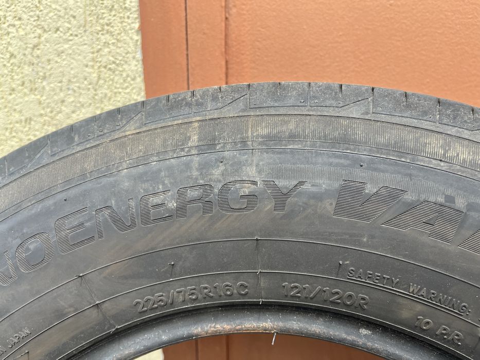 4 бр. гуми за бус 225/75/16C Toyo DOT 0223 5-5,5 mm