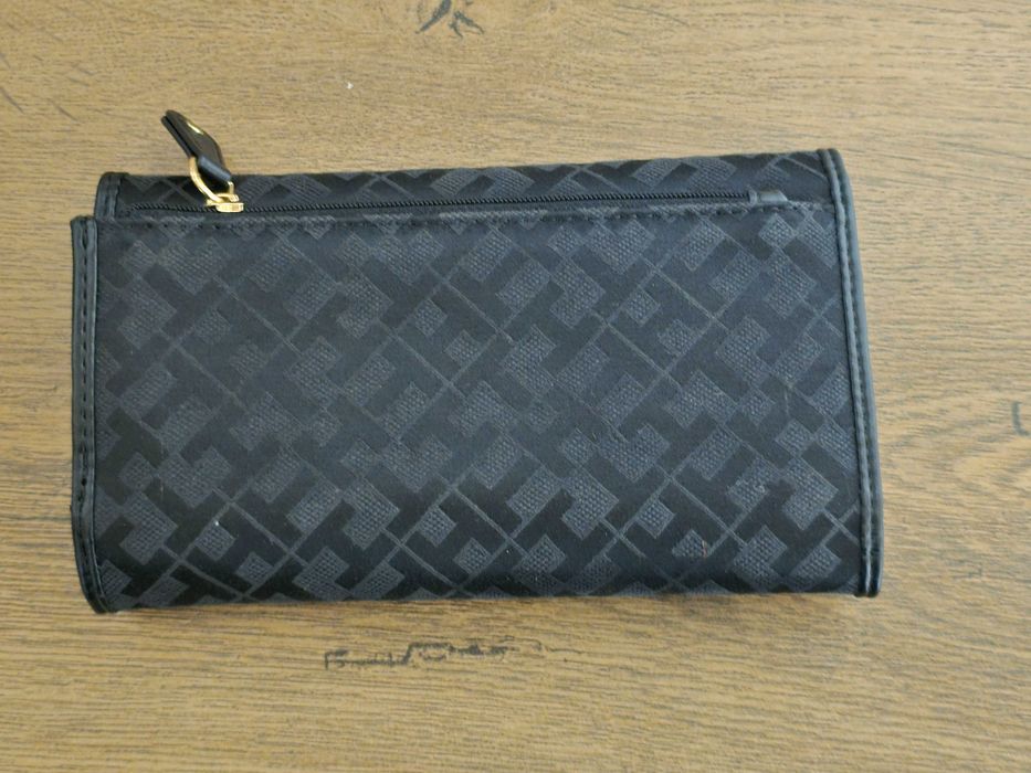 Tommy Hilfiger оригинално дамско портмоне