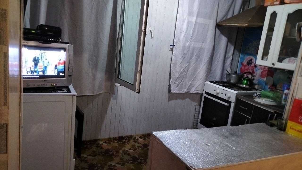 Продается 2 комнатная квартира на 2 этаже в 4 этажке на Кирпичном