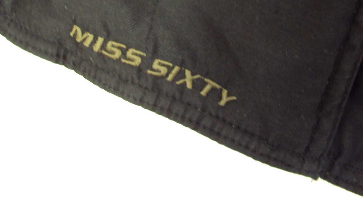 Продавам прекрасно яке Miss sixty