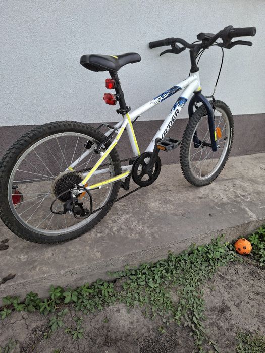 Bicicletă copil foarte puțin folosită