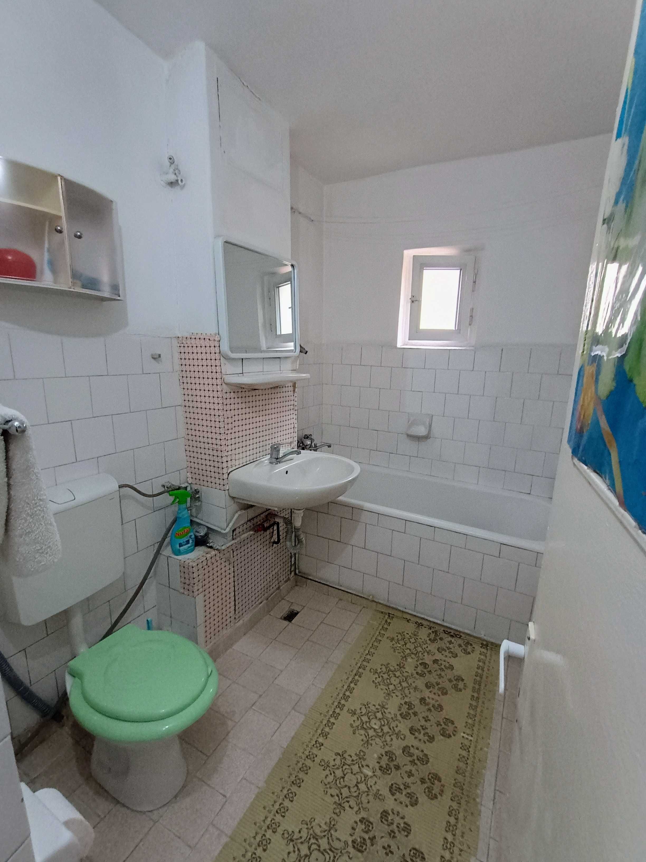 Închiriere Apartament 54 mp  decomandat etaj 2 zona Diana