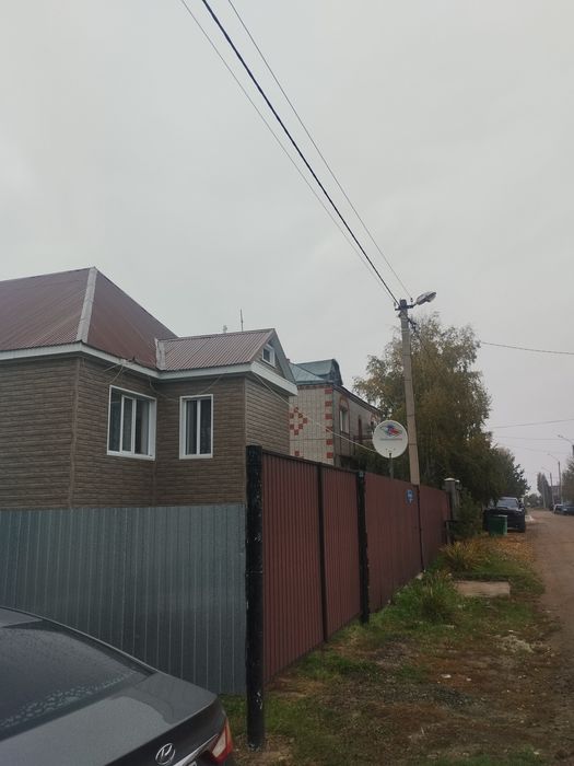 Дом расположен в городе