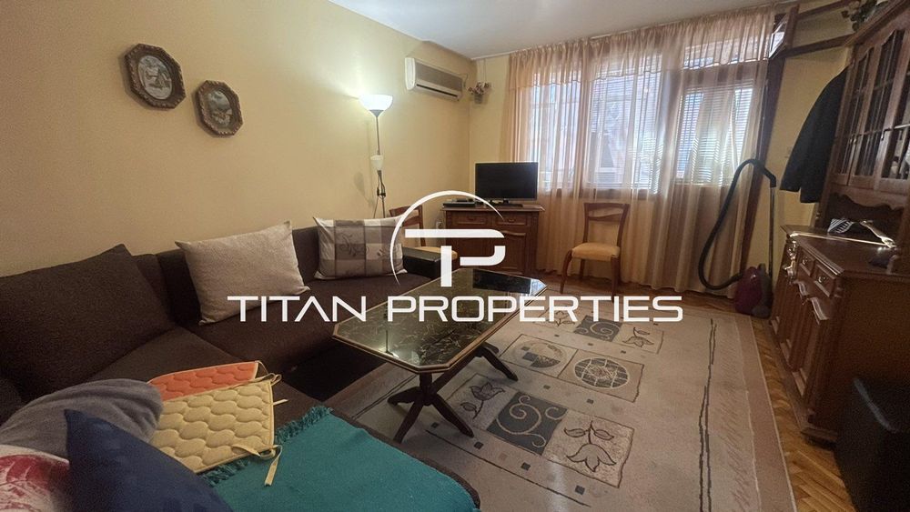 Тристаен апартамент в ж.к Възраждане