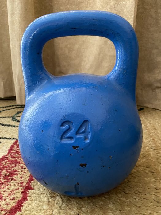 Продам гирю 24 кг.