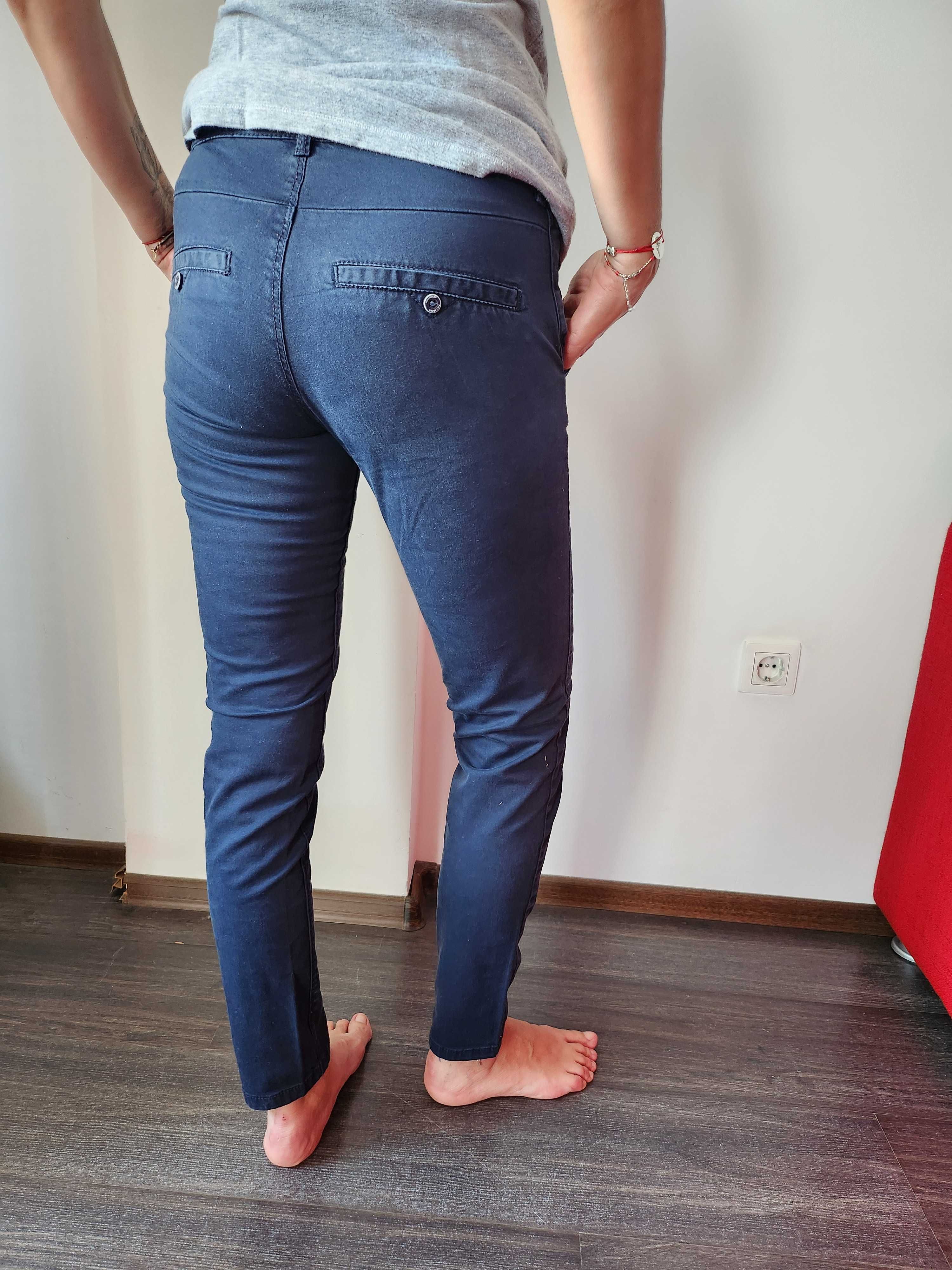 Pantaloni bleaumarin Pull&Bear