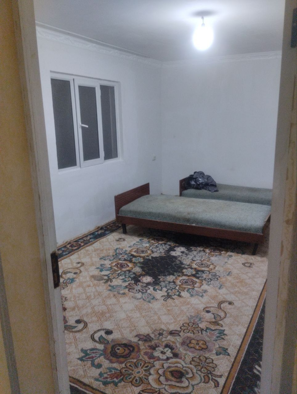 Hovli sotiladi Chirchiq 75000$