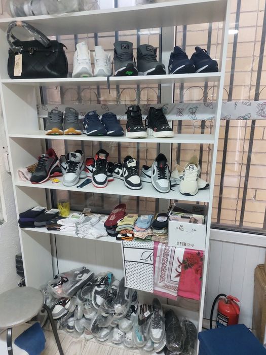 Продам стеллаж белый