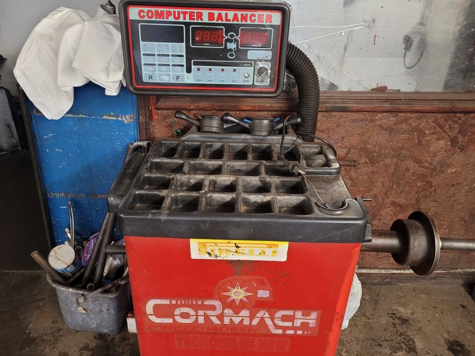 Vând mașină de echilibrat roti