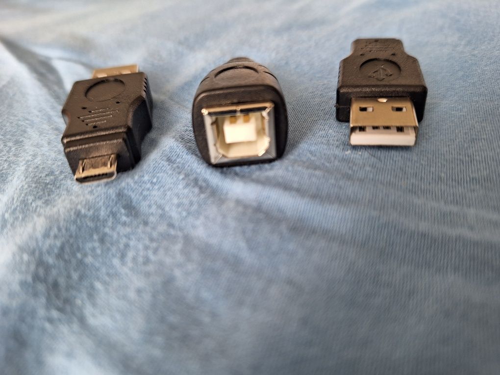 Adaptor la micro USB tata