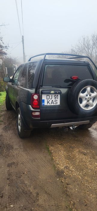 Vand Land Rover motor de bmw 2.0 an fab 2005 volan original pe stanga