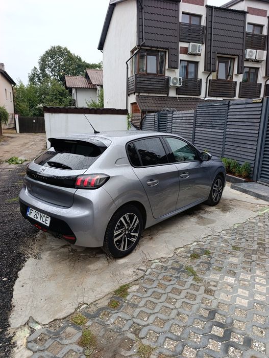 Urgent vând  Peugeot 208 an 2020 ideala oras