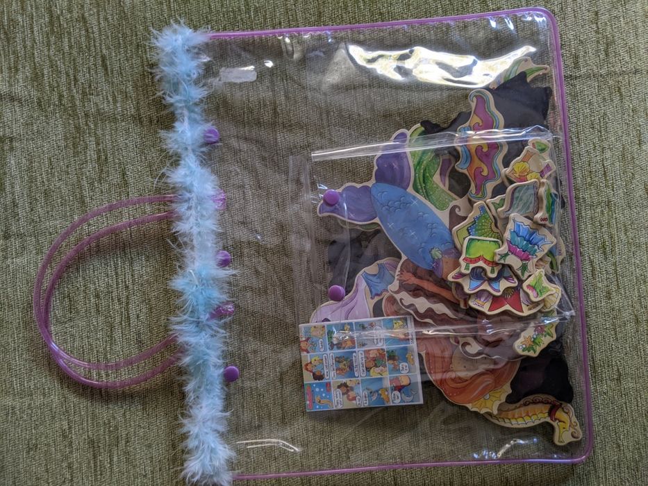 Русалки с магнитни дрешки и аксесоари, САЩ