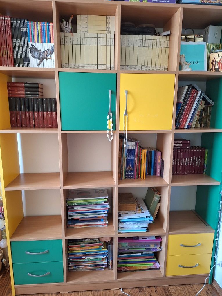 Biblioteca copii/adolescenti
