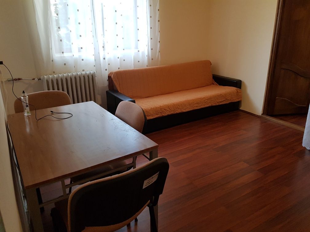 Vand apartament cu 2 camere