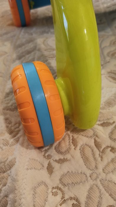 Бебешка музикална играчка за прохождане Приятели