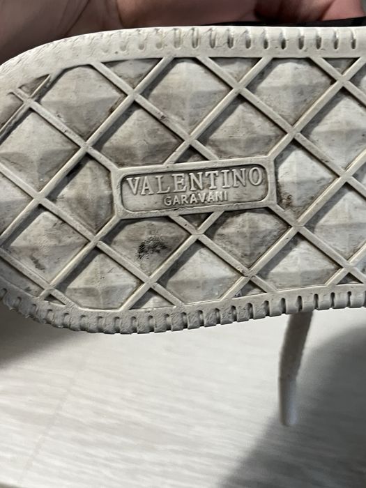 Valentino Garavani 41 (nike adidas jordan)