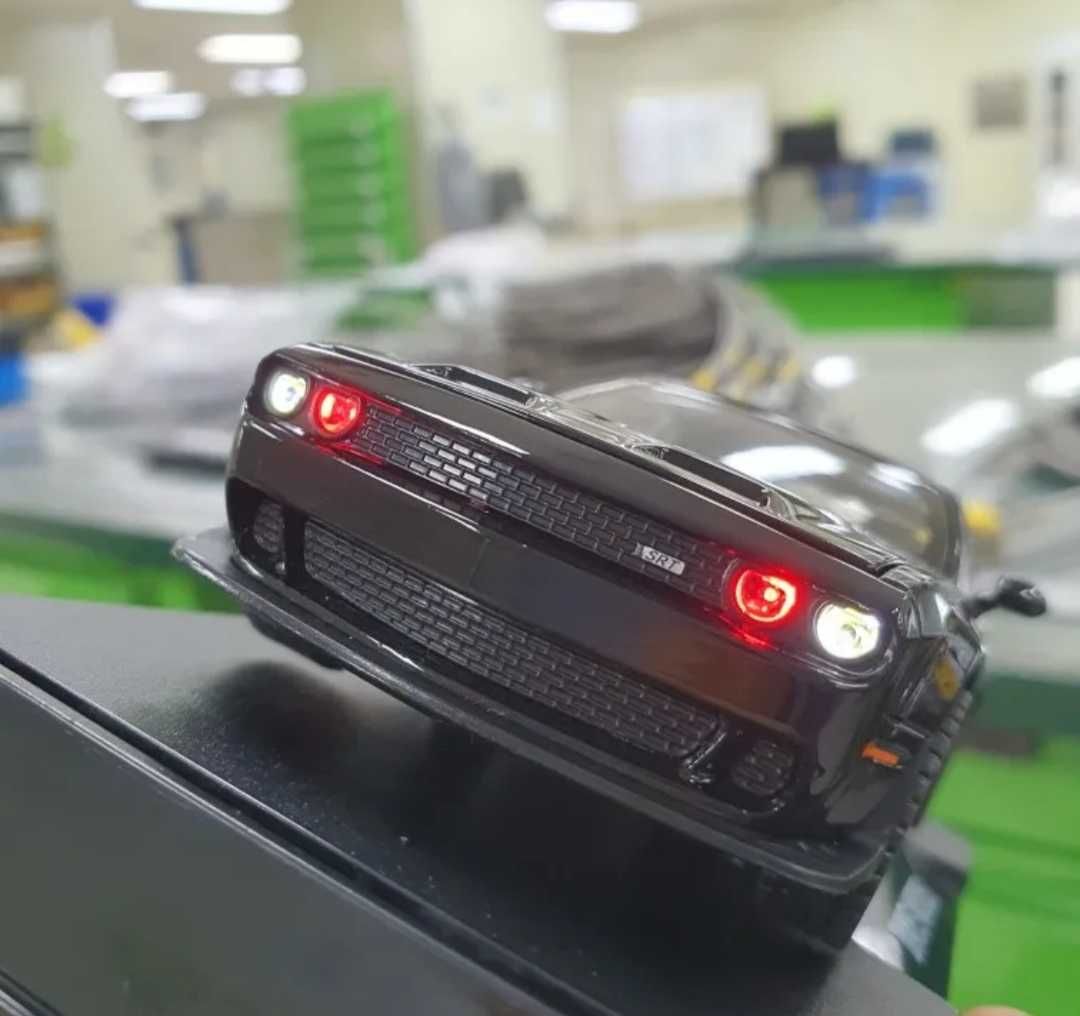 Кола играчка Dodge Challenger Hellcat