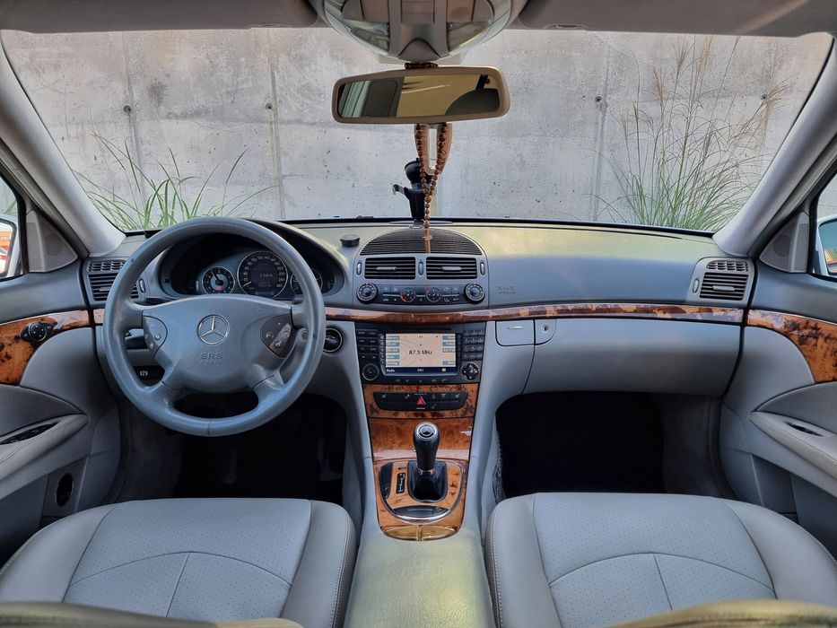 Mercedes E200 W211