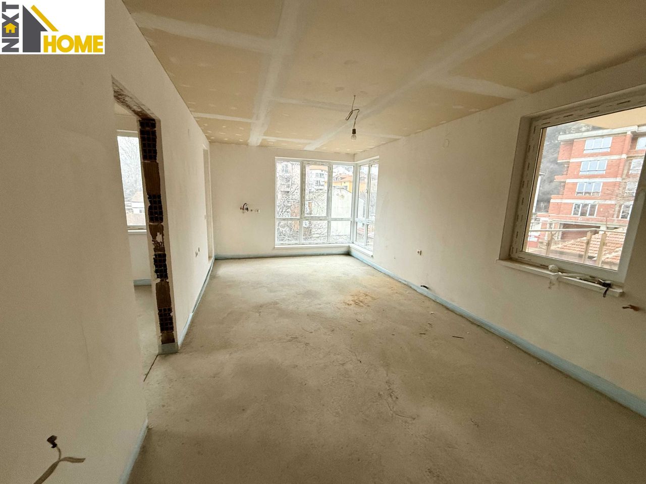 Продава се Тристаен апартамент в Асеновград - 79 кв.м за 1203 €/кв.м - Снимка #1