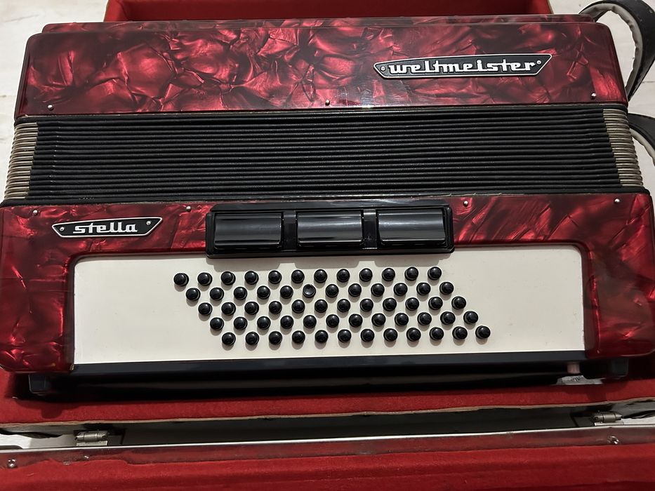 Акордеон Weltmeister stella
