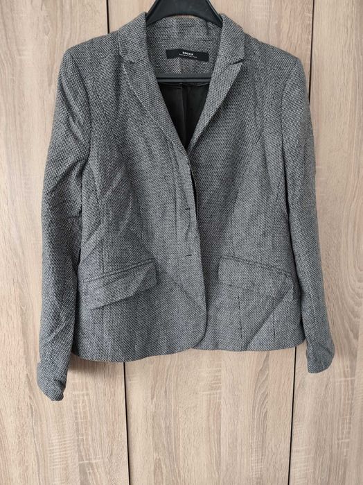 Зимен женски костюм