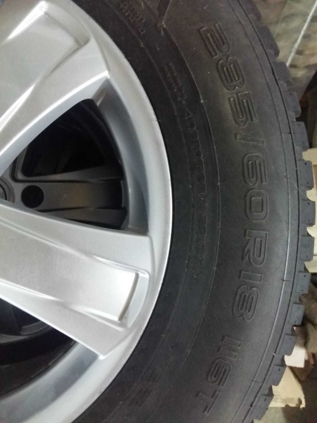 Продам шины с дисками Nokian Hakkapeliitta 8 SUV 285/60 R18