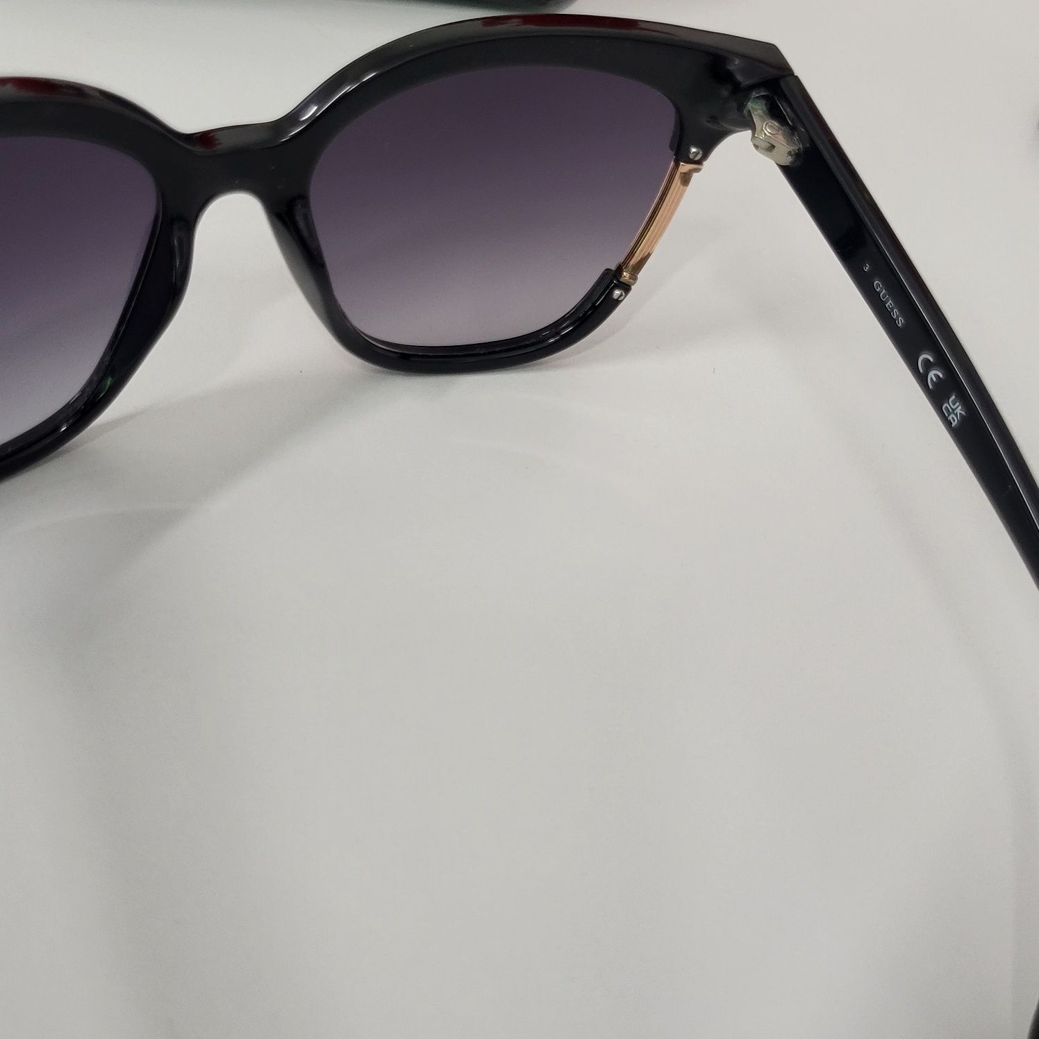 Дамски слънчеви очила Guess