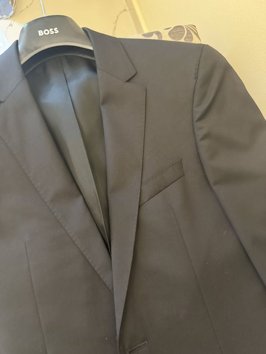 Costum 2 piese/sacou+pantalon/ 100% lana Hugo Boss