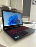 vand laptop gaming.
