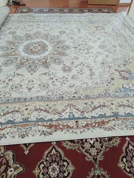 Килем сатылады , размер 3*4 , таза миллионик, новый, упакованный