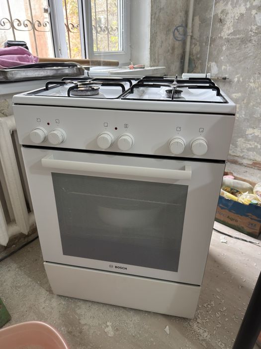 Гозовая плита Bosch с электической комфоркой в хорошем состоянии