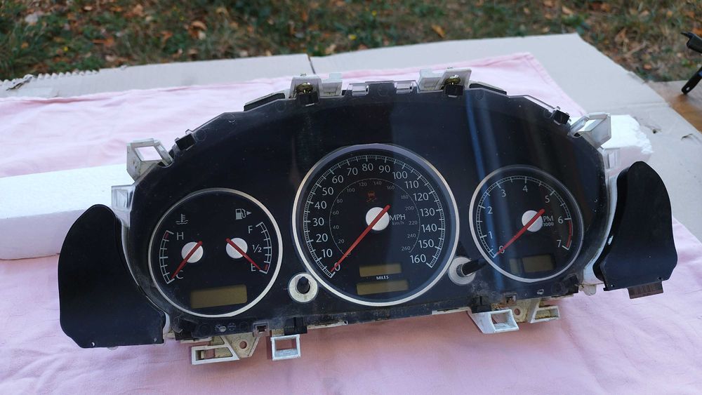 Chrysler Crossfire предни калници 2бр ,километраж ,стопове и др. части