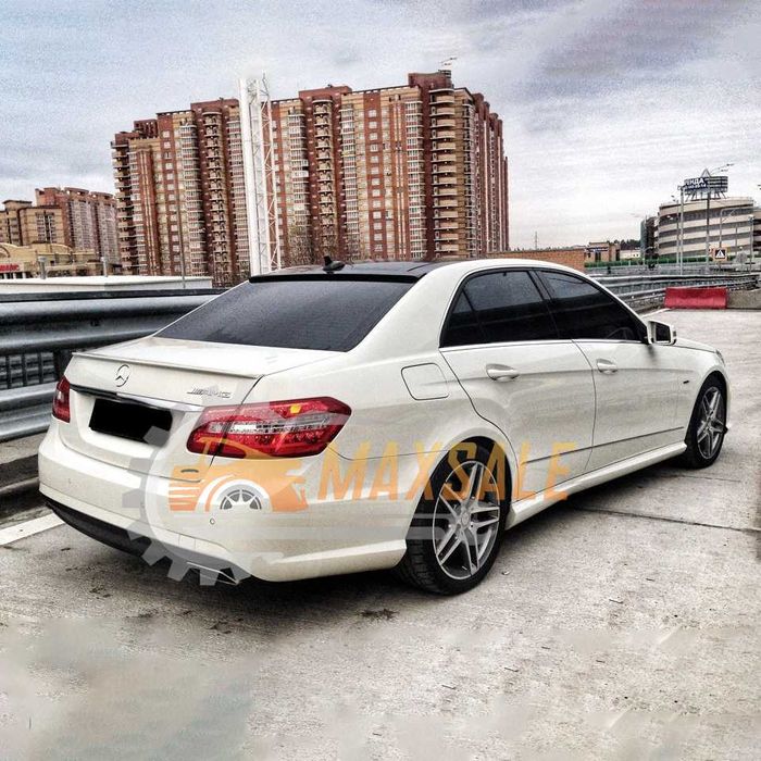 Заден спойлер за Mercedes E class таван W212 седан спорт пакет AMG