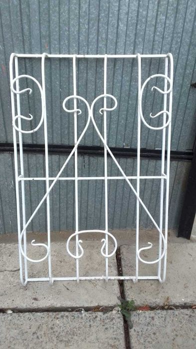 решётки на окна железные