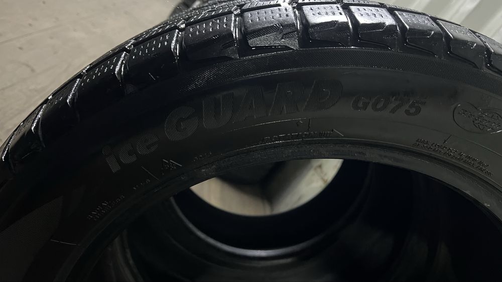Зимние шины Yokohama iceGuard G075 235/55 R19 | 3 штуки