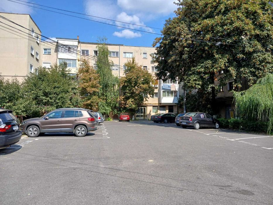 Persoana fizica vand apartament 4 camere decomandat, etajul 2/4