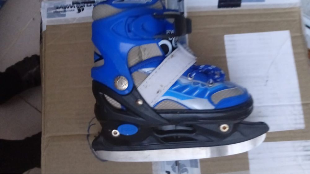 Продаю коньки, ролики и сноуборд