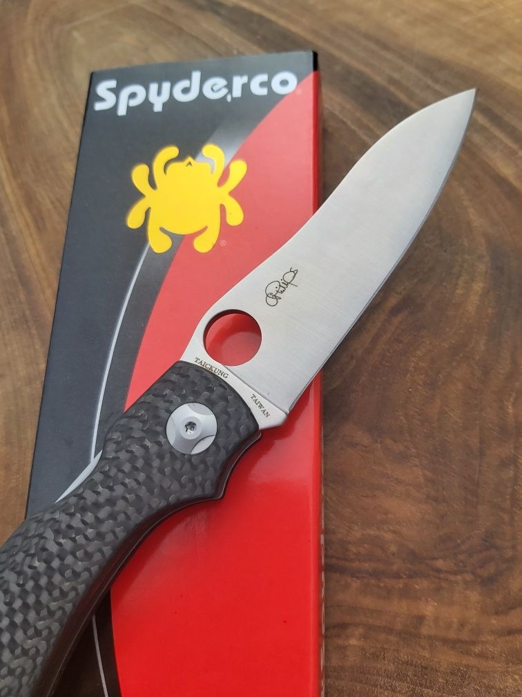 Сгъваем джобен  нож Spyderco Capara ,Carbon Fiber