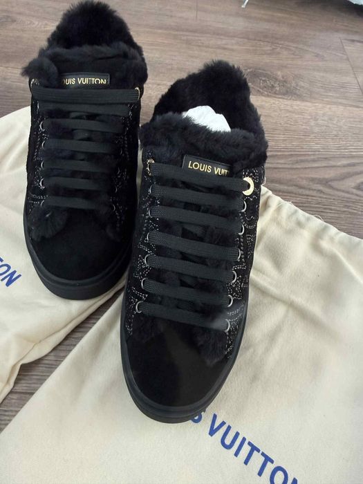 Обувки Louis Vuitton