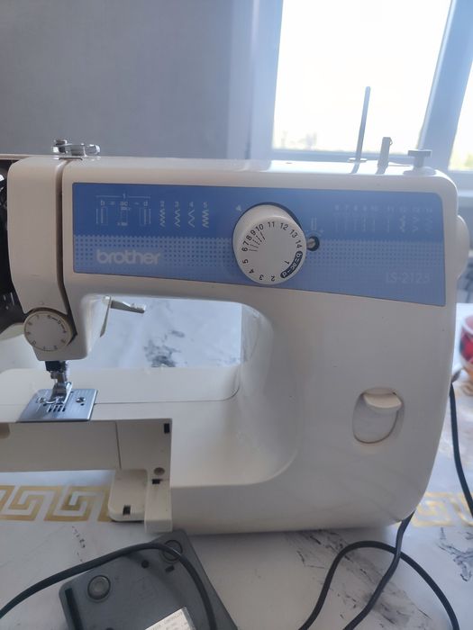Швейная машина продам