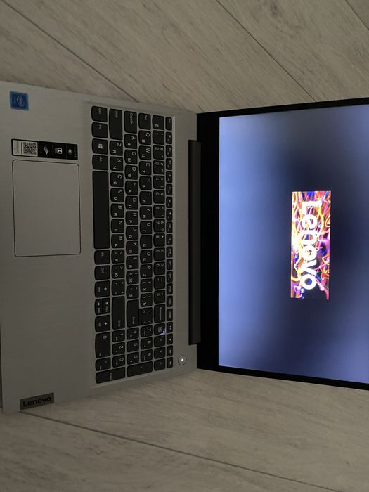 Продам ноутбук в хорошем состоянии lenovo idepad 3